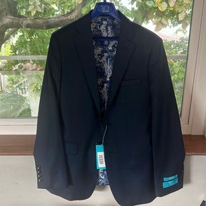 Designer boys suit NWT T.O. size 18
